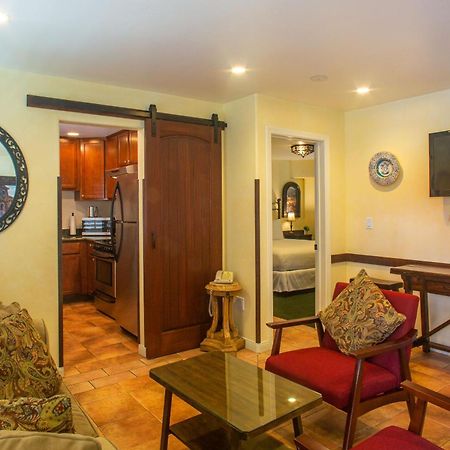 Castillo Inn At The Beach サンタバーバラ エクステリア 写真