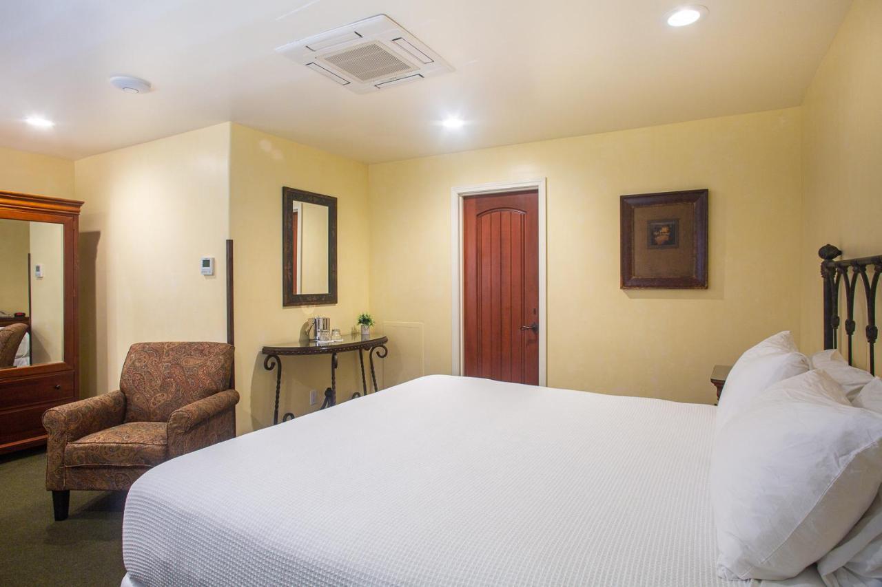 Castillo Inn At The Beach サンタバーバラ エクステリア 写真
