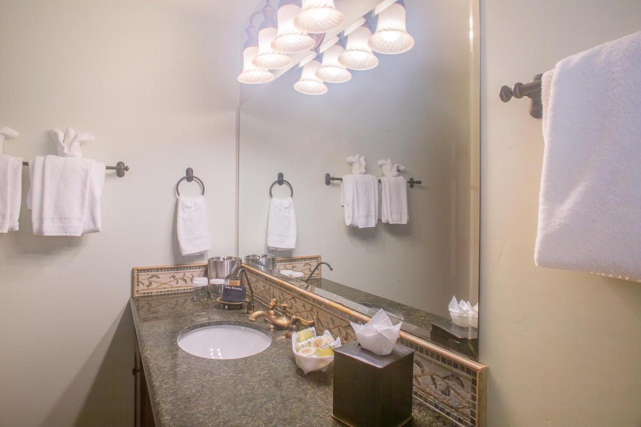 Castillo Inn At The Beach サンタバーバラ エクステリア 写真
